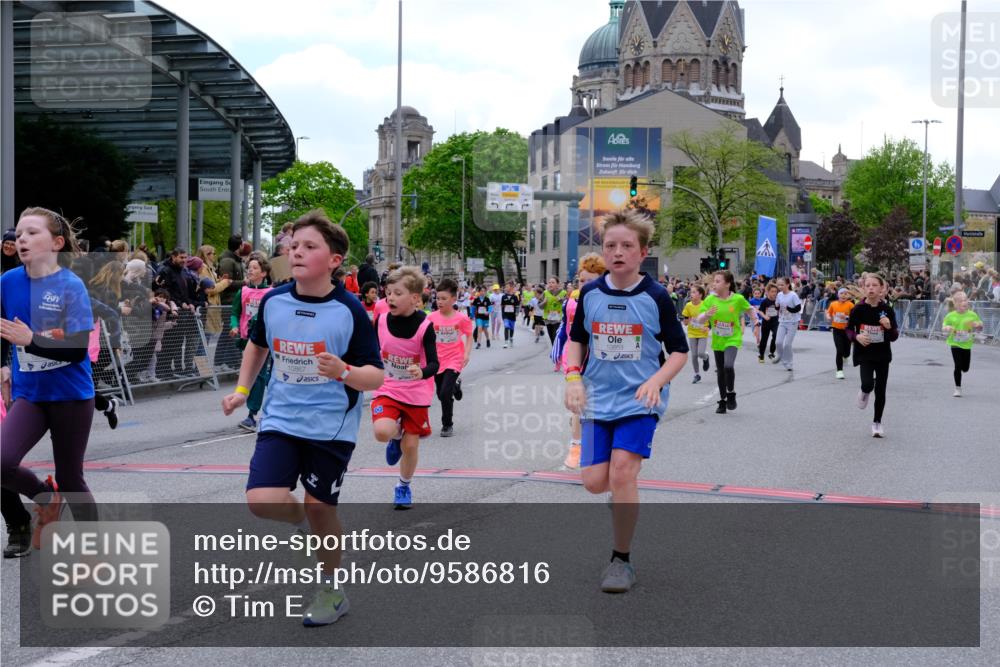 25.04.2026 - Das Zehntel Tim E. http://msf.ph/oto/9586816 25.04.2026 12:57:32 Ziel 10047, 10062, 10066, 10456, 10459, 10503, 10540, 10661, 10687, 10695, 10696, 10732, 10863, 10867, 10949, 10976, 11013, 11019, 11436, 11445, 11487, 11508, 11516, 11522, 11553, 11576, 11581, 11642, 11644, 11657, 11680, 11697, 11698, 11711, 11746, 11747, 11750, 11753, 11762, 11763, 11848, 11905, 11913, 12030, 12035, 12041, 12049, 12136, 12221, 12224, 12234, 12379, 12383, 12394, 12407, 12443, 12467, 12545, 12546, 12606, 12644, 12775, 12780, 12824, 12826 meine-sportfotos.de