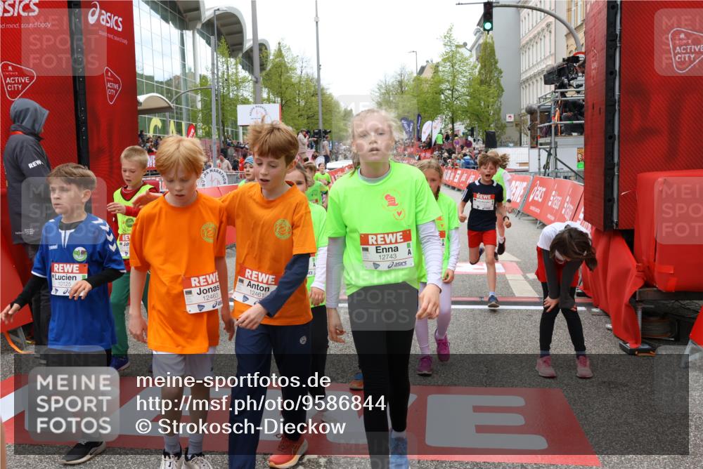 25.04.2026 - Das Zehntel Strokosch-Dieckow http://msf.ph/oto/9586844 25.04.2026 12:53:22 Ziel 10125, 10238, 10836, 10842, 10847, 10858, 11104, 11153, 11157, 11511, 11847, 11928, 11958, 12018, 12051, 12430, 12463, 12594, 12743, 12745, 12757, 12782, 12801, 13015, 10125, 10238, 10836, 10842, 10847, 10858, 11104, 11153, 11157, 11511, 11847, 11928, 11958, 12018, 12051, 12430, 12463, 12594, 12743, 12745, 12757, 12782, 12801, 13015 meine-sportfotos.de