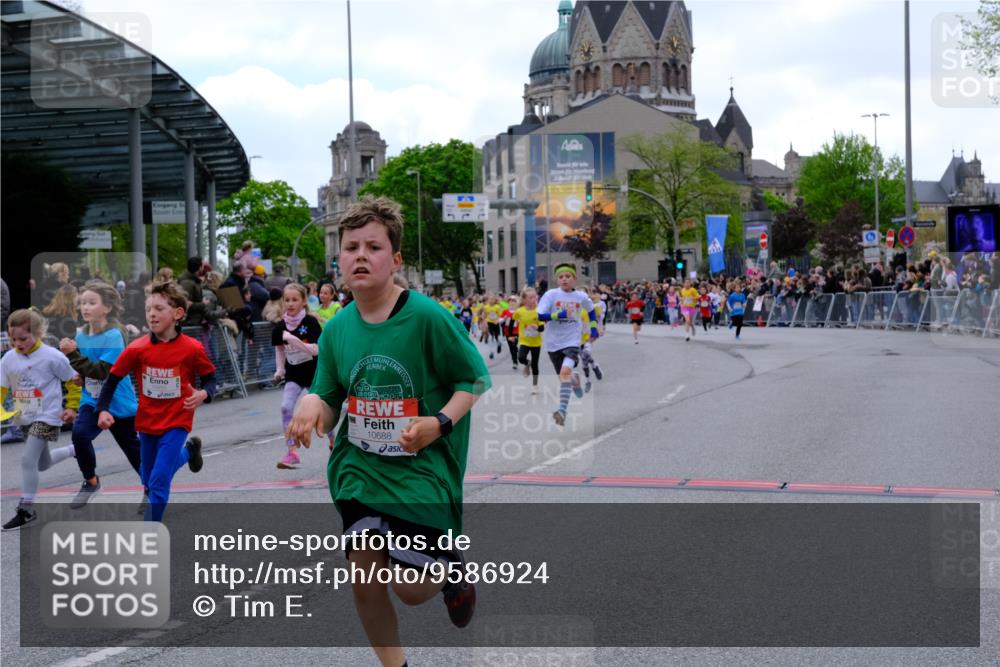 25.04.2026 - Das Zehntel Tim E. http://msf.ph/oto/9586924 25.04.2026 12:57:42 Ziel 10137, 10146, 10205, 10379, 10456, 10459, 10490, 10538, 10540, 10688, 10696, 10921, 10926, 10938, 10942, 10949, 10952, 10955, 11508, 11522, 11657, 11710, 11719, 11894, 11904, 12030, 12035, 12036, 12041, 12049, 12082, 12233, 12234, 12251, 12383, 12390, 12407, 12500, 12606, 12644, 12893, 12916, 12917 meine-sportfotos.de