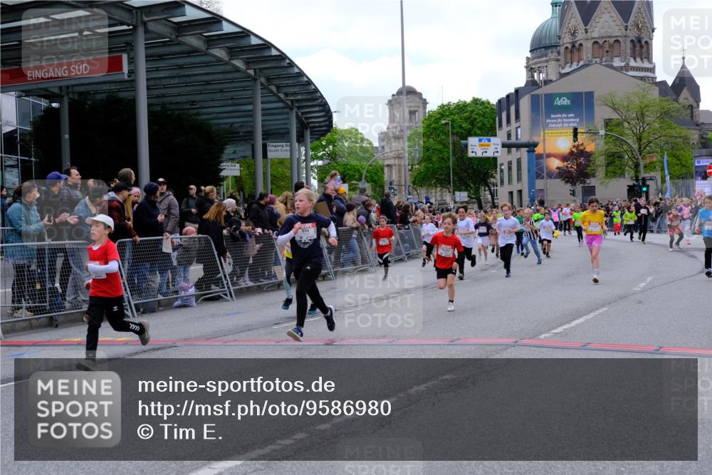 25.04.2026 - Das Zehntel Tim E. http://msf.ph/oto/9586980 25.04.2026 12:57:46 Ziel 10000, 10137, 10146, 10205, 10216, 10379, 10538, 10688, 10891, 10895, 10921, 10926, 10938, 10942, 10952, 10954, 10955, 11327, 11394, 11710, 11719, 11828, 11894, 11904, 12036, 12082, 12233, 12251, 12390, 12500, 12893, 12916, 12917 meine-sportfotos.de
