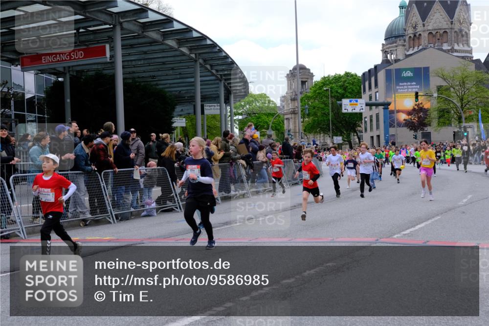 25.04.2026 - Das Zehntel Tim E. http://msf.ph/oto/9586985 25.04.2026 12:57:47 Ziel 10000, 10137, 10146, 10205, 10216, 10365, 10538, 10688, 10891, 10895, 10921, 10926, 10938, 10952, 10954, 10955, 11327, 11394, 11710, 11713, 11719, 11828, 11894, 11904, 12036, 12082, 12233, 12251, 12390, 12500, 12893, 12894, 12916, 12917 meine-sportfotos.de