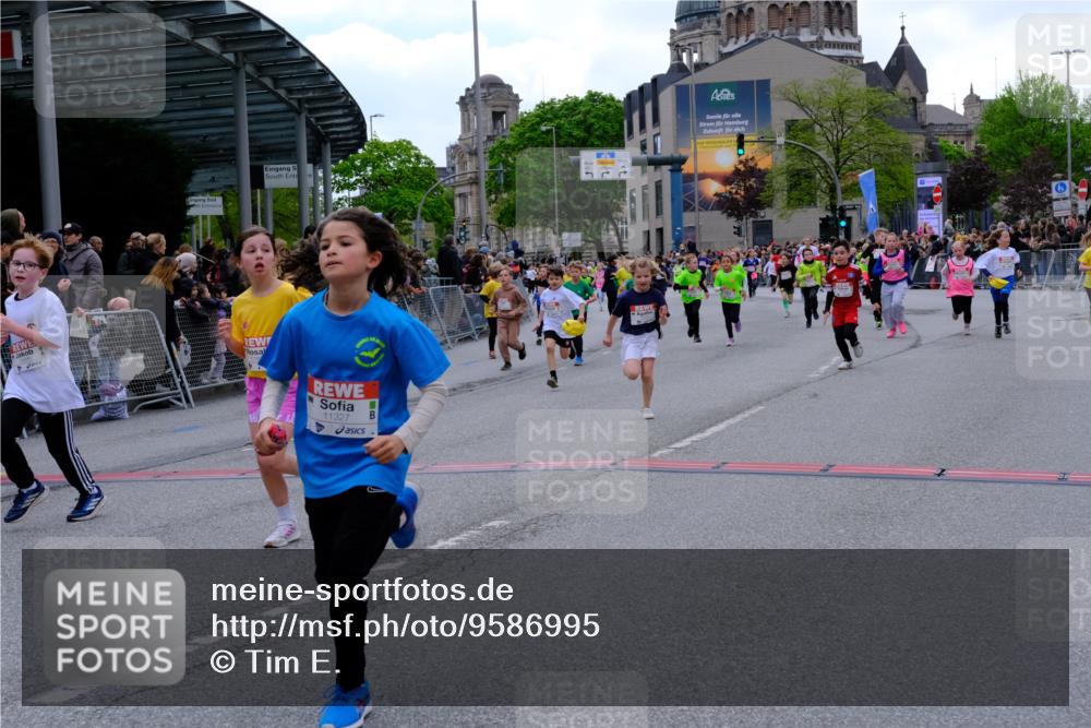 25.04.2026 - Das Zehntel Tim E. http://msf.ph/oto/9586995 25.04.2026 12:57:50 Ziel 10000, 10003, 10216, 10333, 10365, 10449, 10538, 10622, 10627, 10891, 10895, 10921, 10952, 10954, 11259, 11327, 11394, 11609, 11628, 11710, 11713, 11783, 11828, 11904, 12003, 12036, 12233, 12241, 12251, 12390, 12599, 12648, 12669, 12714, 12894, 12911 meine-sportfotos.de