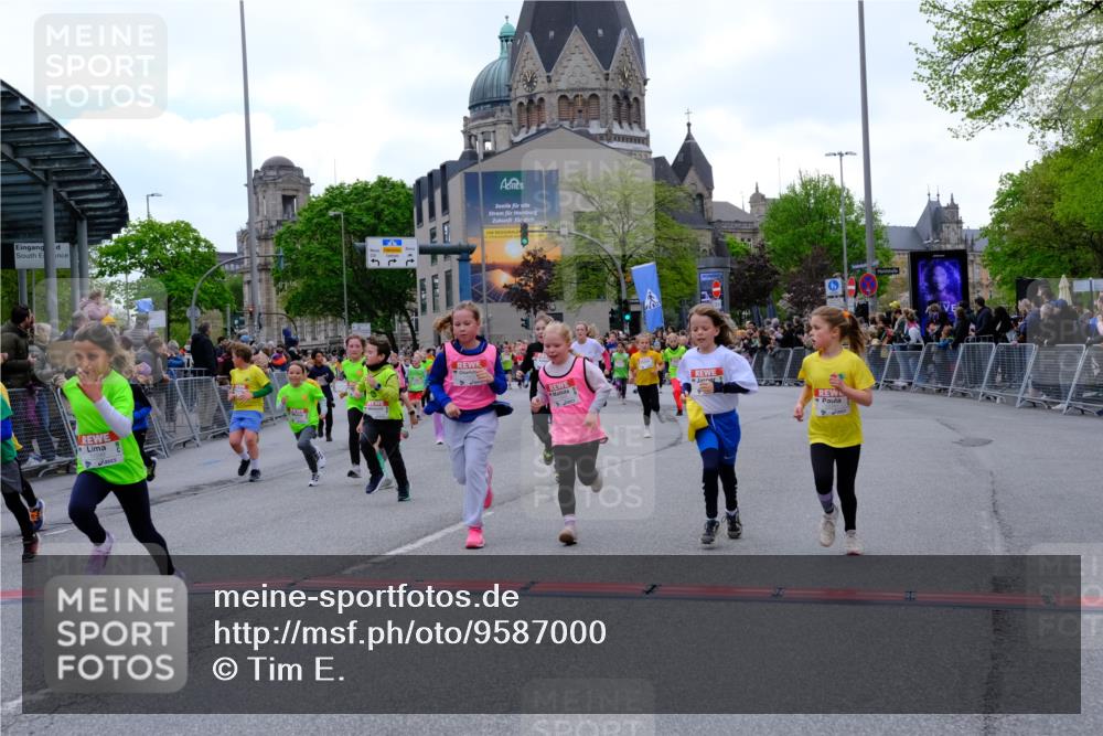 25.04.2026 - Das Zehntel Tim E. http://msf.ph/oto/9587000 25.04.2026 12:57:53 Ziel 10000, 10003, 10216, 10333, 10365, 10449, 10538, 10622, 10627, 10890, 10891, 10893, 10895, 10921, 10952, 10954, 11259, 11327, 11394, 11609, 11628, 11710, 11713, 11783, 11822, 11828, 12003, 12241, 12275, 12284, 12351, 12599, 12648, 12669, 12714, 12894, 12911 meine-sportfotos.de