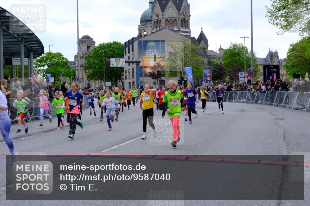 25.04.2026 - Das Zehntel Tim E. http://msf.ph/oto/9587040 25.04.2026 12:57:59 Ziel 10003, 10149, 10211, 10219, 10298, 10306, 10333, 10365, 10374, 10406, 10438, 10449, 10622, 10627, 10669, 10730, 10768, 10890, 10893, 10987, 11005, 11006, 11259, 11348, 11395, 11400, 11609, 11628, 11634, 11661, 11692, 11713, 11783, 11822, 11977, 11992, 11997, 12003, 12126, 12241, 12275, 12284, 12327, 12351, 12395, 12413, 12466, 12507, 12577, 12599, 12623, 12630, 12648, 12669, 12714, 12894, 12911 meine-sportfotos.de