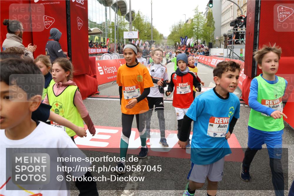 25.04.2026 - Das Zehntel Strokosch-Dieckow http://msf.ph/oto/9587045 25.04.2026 12:53:32 Ziel 10169, 10178, 10241, 10789, 10827, 10830, 10959, 11136, 11312, 11313, 11520, 11639, 11807, 11959, 11975, 12457, 12670, 12983, 12987, 10169, 10178, 10241, 10789, 10827, 10830, 10959, 11136, 11312, 11313, 11520, 11639, 11807, 11959, 11975, 12457, 12670, 12983, 12987 meine-sportfotos.de
