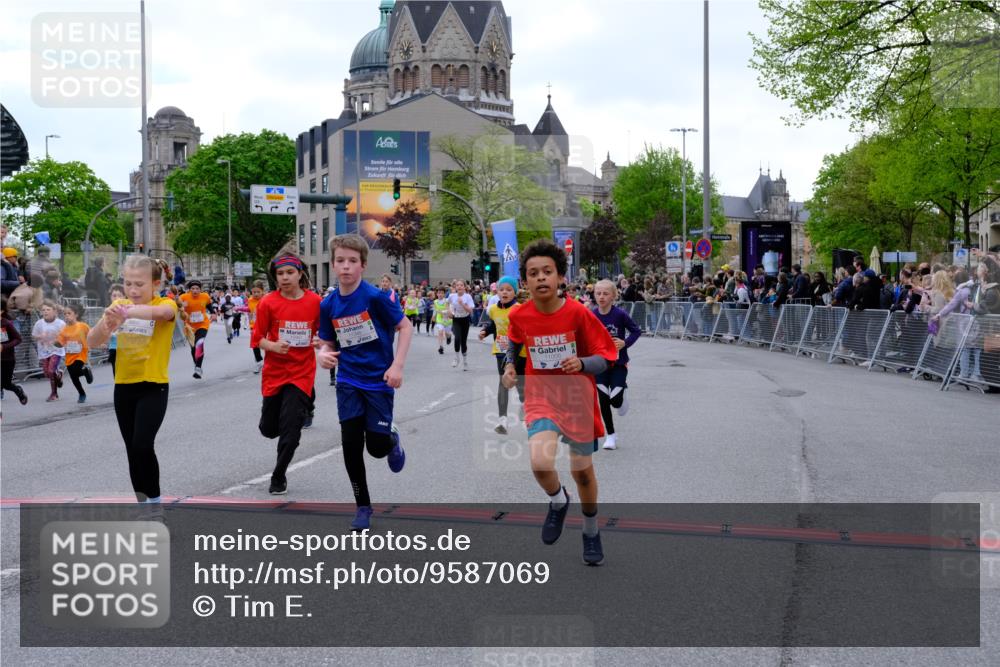 25.04.2026 - Das Zehntel Tim E. http://msf.ph/oto/9587069 25.04.2026 12:58:01 Ziel 10003, 10149, 10211, 10219, 10249, 10298, 10306, 10333, 10374, 10406, 10438, 10627, 10669, 10730, 10768, 10890, 10893, 10987, 11005, 11006, 11259, 11348, 11395, 11400, 11609, 11628, 11634, 11661, 11692, 11736, 11783, 11822, 11906, 11910, 11967, 11977, 11992, 11997, 12003, 12126, 12241, 12275, 12284, 12327, 12351, 12395, 12413, 12466, 12507, 12577, 12623, 12630, 12669, 12706, 12714 meine-sportfotos.de