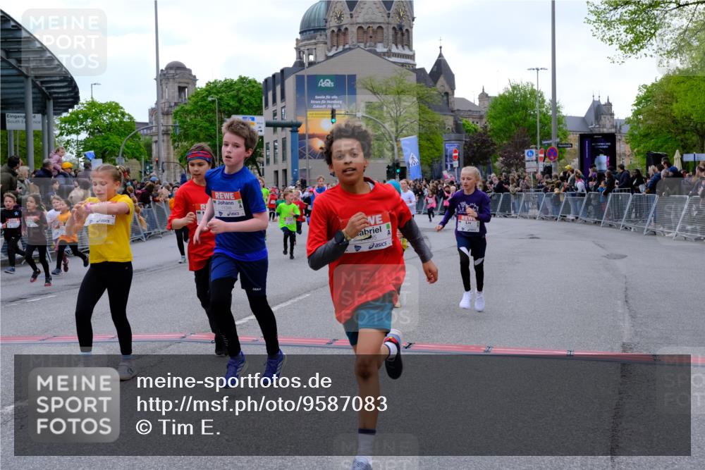25.04.2026 - Das Zehntel Tim E. http://msf.ph/oto/9587083 25.04.2026 12:58:02 Ziel 10003, 10149, 10211, 10219, 10249, 10298, 10306, 10333, 10374, 10406, 10438, 10615, 10669, 10730, 10768, 10890, 10893, 10987, 11005, 11006, 11259, 11348, 11395, 11400, 11562, 11634, 11661, 11692, 11736, 11822, 11906, 11910, 11967, 11977, 11992, 11996, 11997, 12126, 12275, 12284, 12327, 12351, 12395, 12413, 12466, 12507, 12577, 12623, 12630, 12669, 12706, 12714 meine-sportfotos.de