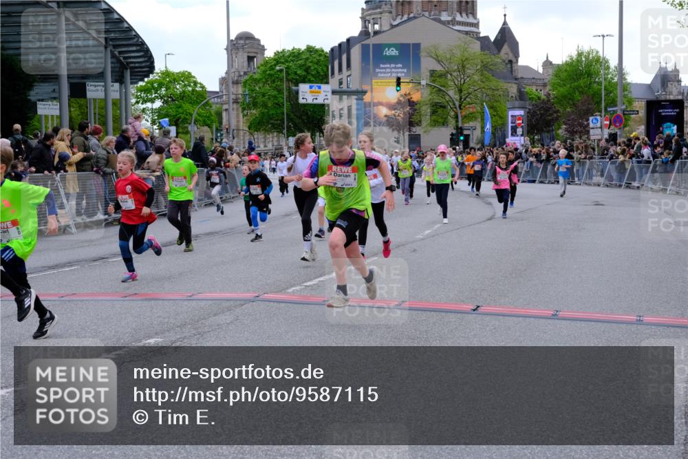 25.04.2026 - Das Zehntel Tim E. http://msf.ph/oto/9587115 25.04.2026 12:58:05 Ziel 10149, 10211, 10219, 10249, 10298, 10306, 10374, 10406, 10438, 10615, 10669, 10730, 10768, 10831, 10893, 10987, 11005, 11006, 11348, 11395, 11400, 11562, 11564, 11634, 11643, 11661, 11692, 11736, 11822, 11906, 11910, 11967, 11976, 11977, 11979, 11992, 11993, 11996, 11997, 12058, 12126, 12275, 12284, 12327, 12395, 12413, 12466, 12507, 12577, 12623, 12630, 12706, 12977 meine-sportfotos.de
