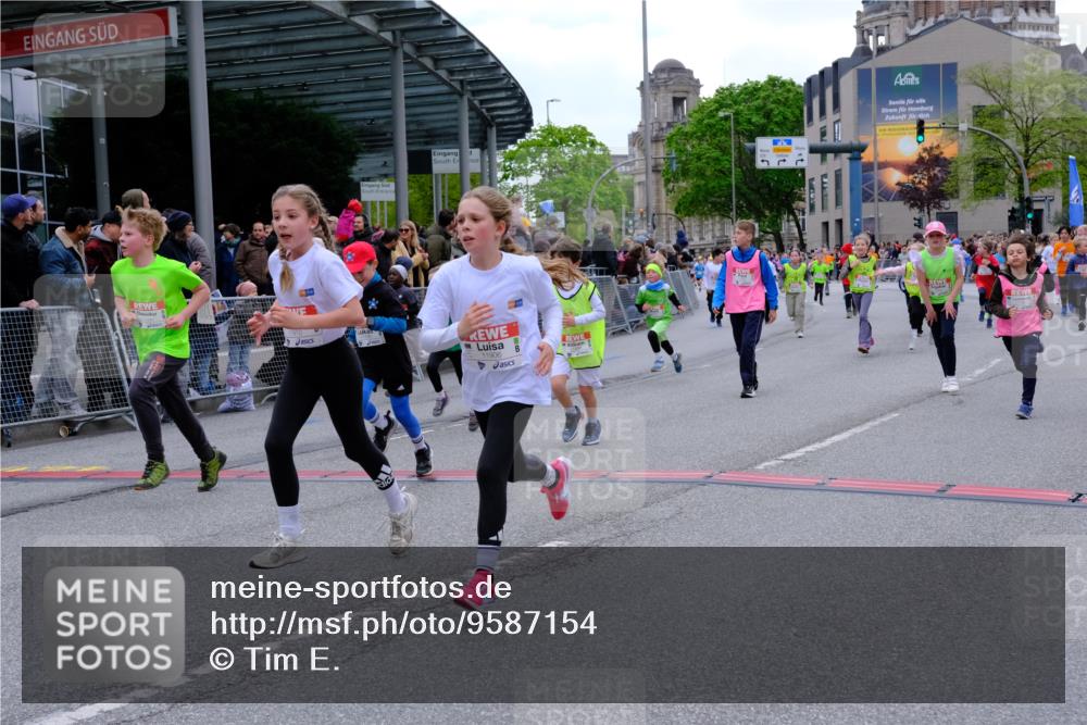 25.04.2026 - Das Zehntel Tim E. http://msf.ph/oto/9587154 25.04.2026 12:58:07 Ziel 10248, 10249, 10298, 10306, 10374, 10406, 10438, 10615, 10669, 10730, 10768, 10831, 10987, 11005, 11006, 11300, 11348, 11395, 11400, 11562, 11564, 11634, 11643, 11661, 11692, 11736, 11906, 11910, 11967, 11976, 11979, 11992, 11993, 11996, 11997, 12058, 12126, 12327, 12395, 12413, 12460, 12466, 12507, 12577, 12623, 12630, 12706, 12977, 12978, 12988 meine-sportfotos.de