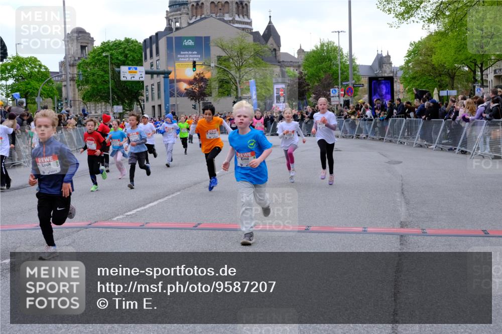 25.04.2026 - Das Zehntel Tim E. http://msf.ph/oto/9587207 25.04.2026 12:58:12 Ziel 10116, 10248, 10249, 10615, 10665, 10668, 10674, 10831, 11089, 11105, 11233, 11300, 11427, 11442, 11443, 11481, 11482, 11562, 11564, 11643, 11664, 11736, 11906, 11910, 11967, 11976, 11979, 11993, 11996, 12058, 12460, 12504, 12538, 12608, 12627, 12706, 12926, 12977, 12978, 12982, 12988, 13036 meine-sportfotos.de