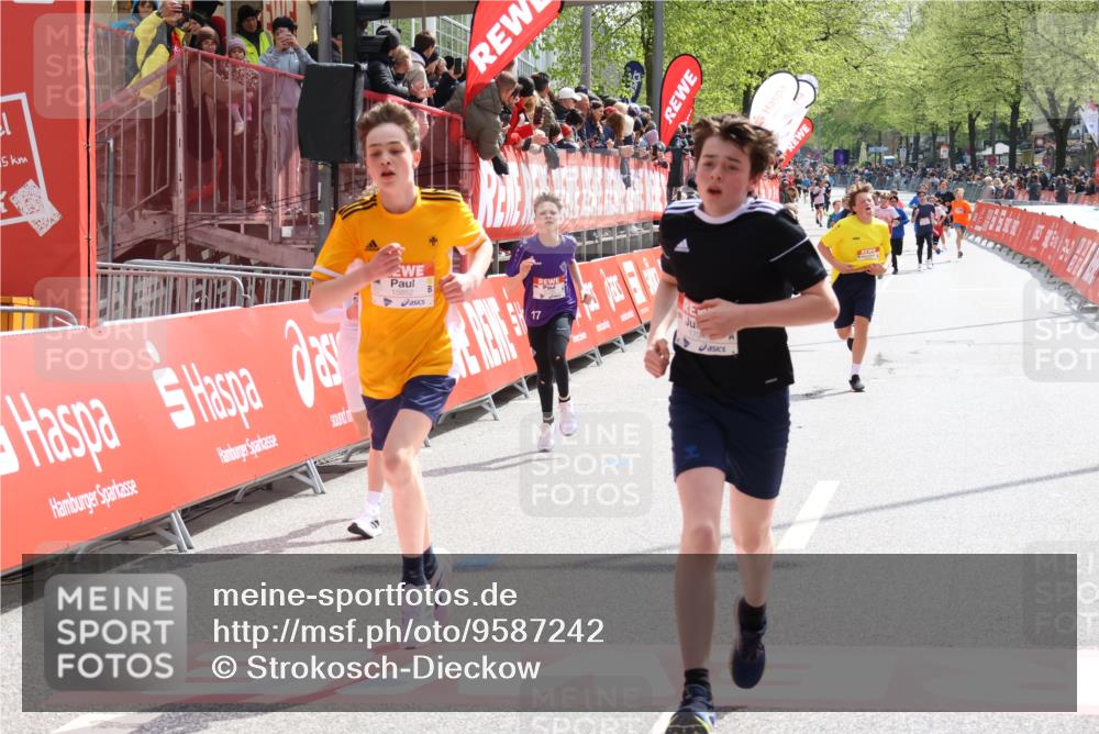 25.04.2026 - Das Zehntel Strokosch-Dieckow http://msf.ph/oto/9587242 25.04.2026 14:48:13 Ziel 15635, 15852, 16233, 16590, 16803, 16898, 17106, 17600, 17941, 17948, 15635, 15852, 16233, 16590, 16803, 16898, 17106, 17600, 17941, 17948 meine-sportfotos.de