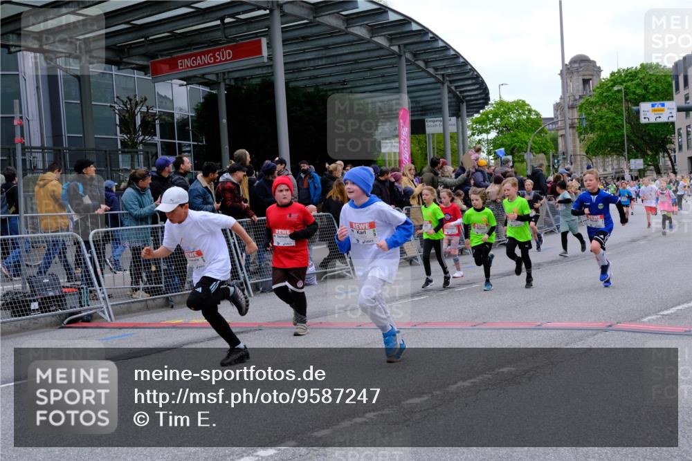 25.04.2026 - Das Zehntel Tim E. http://msf.ph/oto/9587247 25.04.2026 12:58:16 Ziel 10116, 10248, 10285, 10665, 10668, 10674, 11089, 11105, 11233, 11300, 11427, 11442, 11443, 11481, 11482, 11575, 11643, 11664, 11976, 11979, 11991, 11993, 12388, 12392, 12411, 12460, 12504, 12538, 12608, 12627, 12732, 12779, 12926, 12978, 12982, 12988, 13031, 13036 meine-sportfotos.de