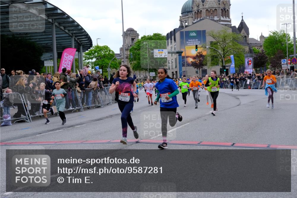 25.04.2026 - Das Zehntel Tim E. http://msf.ph/oto/9587281 25.04.2026 12:58:18 Ziel 10116, 10132, 10248, 10285, 10609, 10665, 10668, 10674, 11089, 11105, 11233, 11294, 11300, 11309, 11350, 11427, 11442, 11443, 11481, 11482, 11575, 11664, 11900, 11991, 12388, 12392, 12411, 12460, 12504, 12538, 12608, 12627, 12732, 12779, 12926, 12978, 12982, 12988, 13031, 13036 meine-sportfotos.de