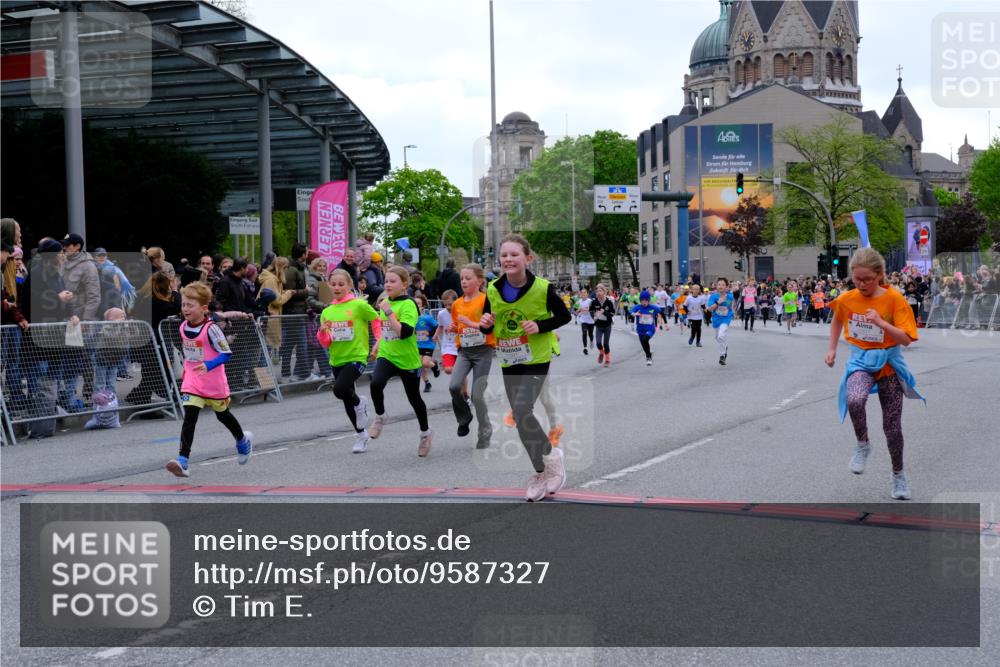 25.04.2026 - Das Zehntel Tim E. http://msf.ph/oto/9587327 25.04.2026 12:58:20 Ziel 10116, 10132, 10285, 10609, 10665, 10668, 10674, 11089, 11105, 11233, 11294, 11309, 11350, 11427, 11429, 11440, 11442, 11443, 11481, 11482, 11575, 11664, 11900, 11991, 12388, 12392, 12411, 12504, 12538, 12608, 12627, 12732, 12779, 12926, 12982, 13031, 13036 meine-sportfotos.de