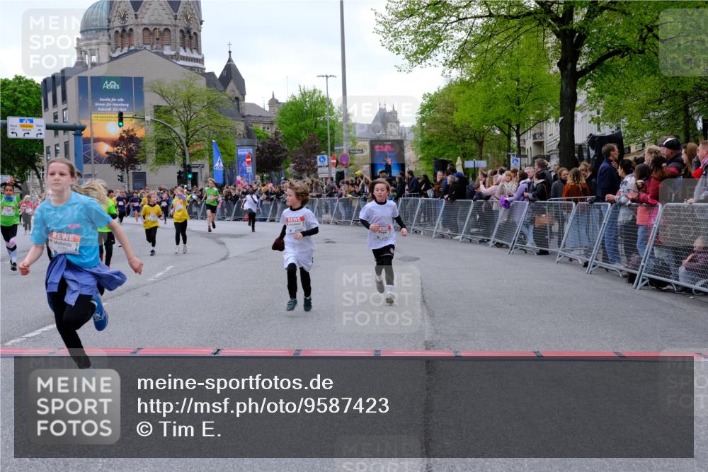 25.04.2026 - Das Zehntel Tim E. http://msf.ph/oto/9587423 25.04.2026 12:58:33 Ziel 10210, 10222, 10360, 10529, 10561, 10618, 10656, 10753, 10802, 10925, 11135, 11393, 11407, 11627, 11670, 11821, 11824, 11932, 11954, 12125, 12167, 12174, 12399, 12635, 12710, 12785, 12915, 12922, 12942 meine-sportfotos.de