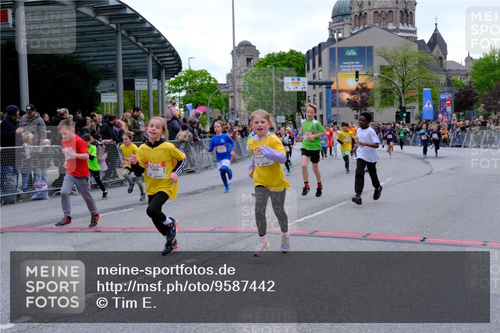 25.04.2026 - Das Zehntel Tim E. http://msf.ph/oto/9587442 25.04.2026 12:58:38 Ziel 10175, 10203, 10210, 10222, 10283, 10355, 10360, 10461, 10550, 10618, 10656, 10753, 10802, 10925, 11135, 11206, 11393, 11407, 11470, 11670, 11778, 11821, 11824, 11829, 11857, 11865, 11932, 12125, 12166, 12167, 12174, 12436, 12635, 12710, 12915, 12922, 12942 meine-sportfotos.de