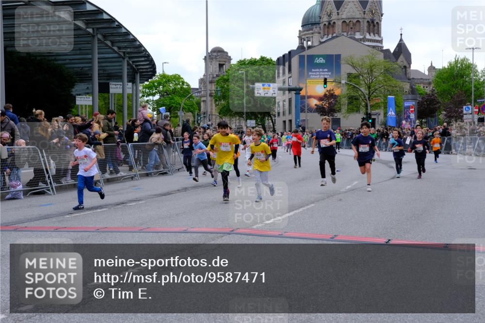25.04.2026 - Das Zehntel Tim E. http://msf.ph/oto/9587471 25.04.2026 12:58:41 Ziel 10004, 10005, 10175, 10203, 10208, 10283, 10352, 10355, 10461, 10550, 10595, 10618, 10656, 10802, 10925, 10983, 11110, 11135, 11206, 11470, 11645, 11778, 11821, 11824, 11829, 11857, 11865, 12125, 12166, 12167, 12174, 12436, 12635, 12710, 12915, 12922 meine-sportfotos.de