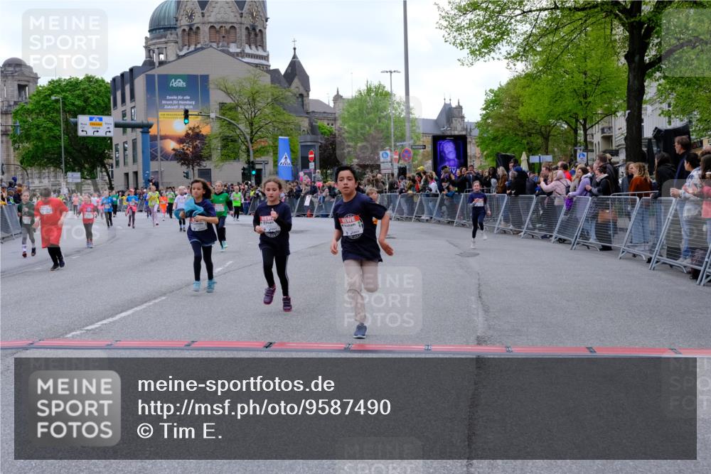 25.04.2026 - Das Zehntel Tim E. http://msf.ph/oto/9587490 25.04.2026 12:58:43 Ziel 10004, 10005, 10175, 10184, 10203, 10208, 10283, 10352, 10355, 10461, 10550, 10595, 10618, 10644, 10925, 10983, 11110, 11123, 11135, 11206, 11470, 11645, 11778, 11821, 11824, 11829, 11857, 11865, 12125, 12166, 12167, 12382, 12436, 12635 meine-sportfotos.de