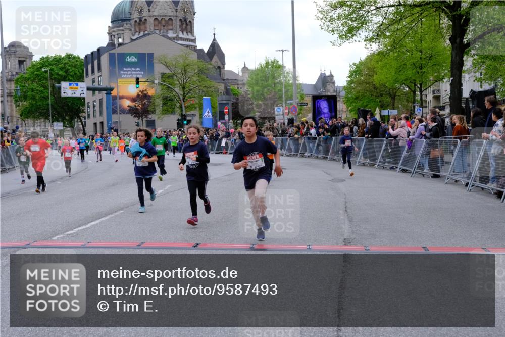 25.04.2026 - Das Zehntel Tim E. http://msf.ph/oto/9587493 25.04.2026 12:58:44 Ziel 10004, 10005, 10175, 10184, 10203, 10208, 10247, 10283, 10352, 10355, 10461, 10550, 10595, 10618, 10644, 10925, 10983, 11110, 11123, 11135, 11188, 11206, 11470, 11645, 11778, 11821, 11824, 11829, 11857, 11865, 12038, 12166, 12167, 12382, 12436, 12635 meine-sportfotos.de