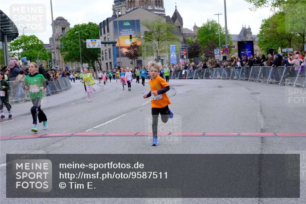 25.04.2026 - Das Zehntel Tim E. http://msf.ph/oto/9587511 25.04.2026 12:58:47 Ziel 10004, 10005, 10175, 10184, 10203, 10208, 10247, 10283, 10352, 10355, 10550, 10595, 10644, 10983, 11110, 11123, 11188, 11206, 11411, 11645, 11778, 11829, 11857, 11865, 12038, 12382, 12436 meine-sportfotos.de