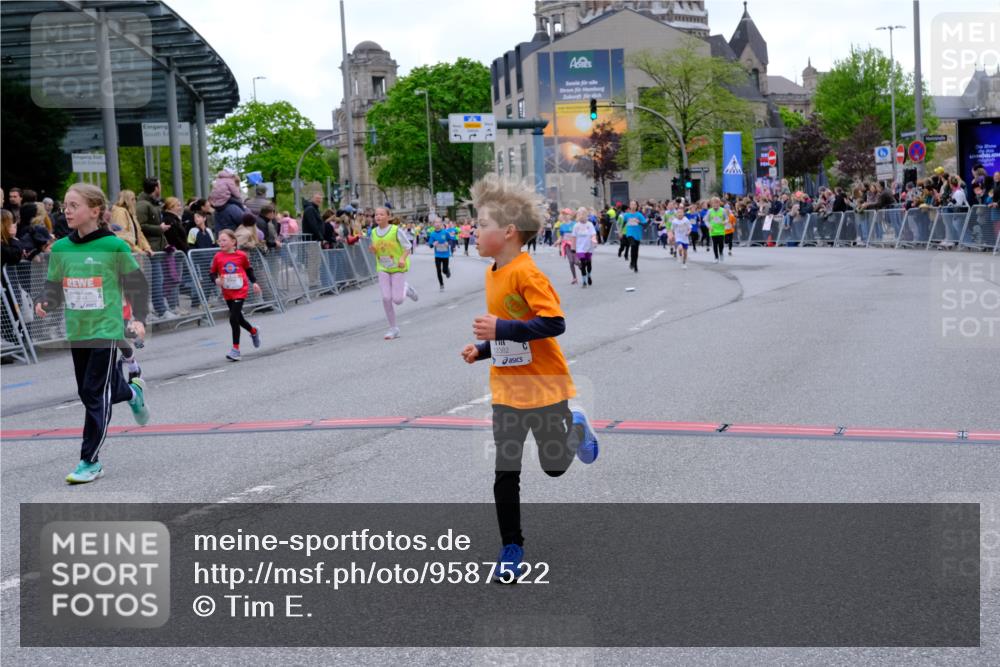 25.04.2026 - Das Zehntel Tim E. http://msf.ph/oto/9587522 25.04.2026 12:58:48 Ziel 10004, 10005, 10175, 10184, 10203, 10208, 10247, 10352, 10355, 10550, 10595, 10644, 10983, 11110, 11123, 11188, 11206, 11328, 11329, 11374, 11411, 11645, 11778, 11829, 11857, 11865, 12038, 12382, 12436 meine-sportfotos.de