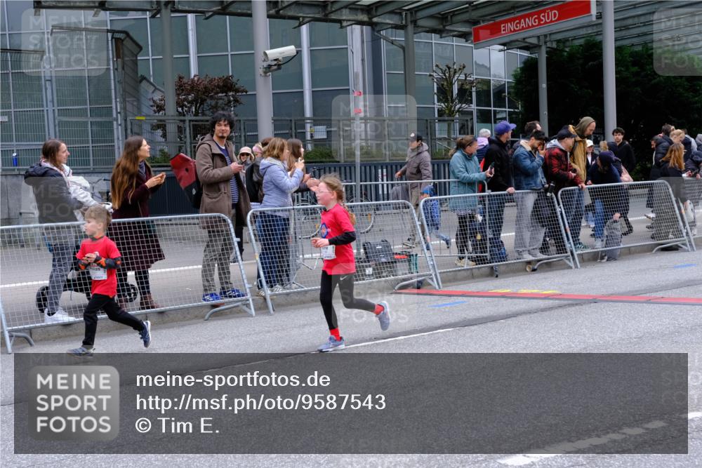 25.04.2026 - Das Zehntel Tim E. http://msf.ph/oto/9587543 25.04.2026 12:58:51 Ziel 10004, 10005, 10074, 10184, 10208, 10247, 10352, 10479, 10595, 10644, 10983, 11110, 11123, 11188, 11328, 11329, 11374, 11411, 11417, 11645, 12038, 12182, 12209, 12381, 12382 meine-sportfotos.de