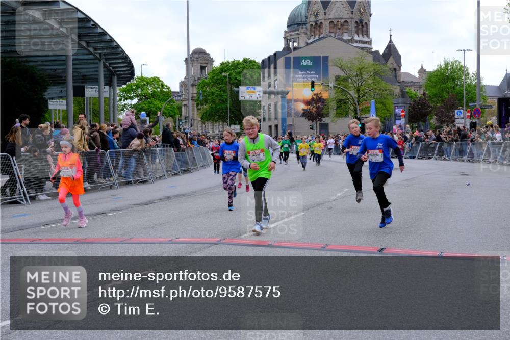 25.04.2026 - Das Zehntel Tim E. http://msf.ph/oto/9587575 25.04.2026 12:58:56 Ziel 10074, 10247, 10479, 10522, 10524, 10598, 11009, 11188, 11328, 11329, 11374, 11411, 11417, 12038, 12182, 12209, 12246, 12381, 12943 meine-sportfotos.de