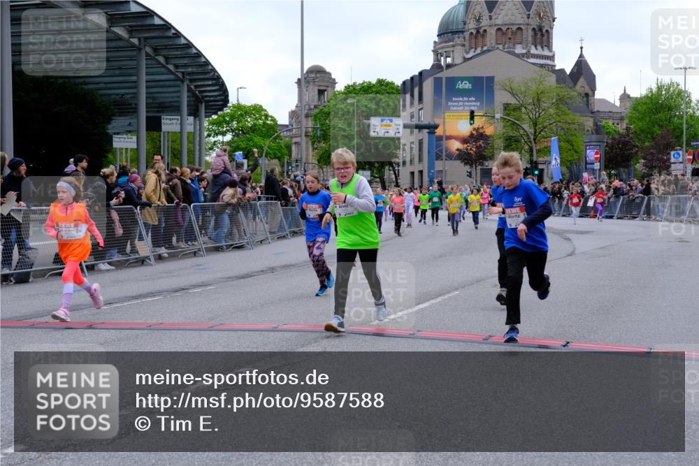 25.04.2026 - Das Zehntel Tim E. http://msf.ph/oto/9587588 25.04.2026 12:58:57 Ziel 10074, 10479, 10522, 10524, 10598, 11009, 11328, 11329, 11374, 11411, 11417, 12182, 12209, 12246, 12381, 12943 meine-sportfotos.de