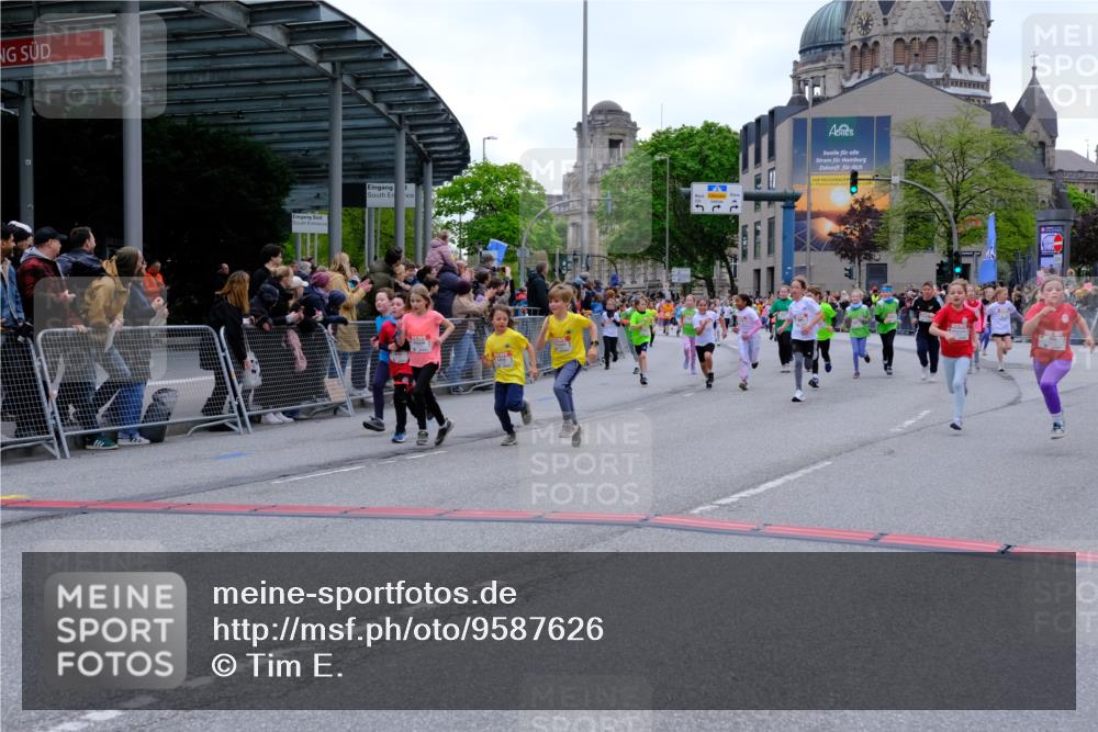 25.04.2026 - Das Zehntel Tim E. http://msf.ph/oto/9587626 25.04.2026 12:59:02 Ziel 10074, 10250, 10251, 10479, 10522, 10524, 10598, 11009, 11090, 11102, 11150, 11197, 11265, 11417, 11559, 11936, 11940, 12131, 12157, 12182, 12194, 12199, 12209, 12239, 12243, 12246, 12263, 12609, 12615, 12943, 12975 meine-sportfotos.de