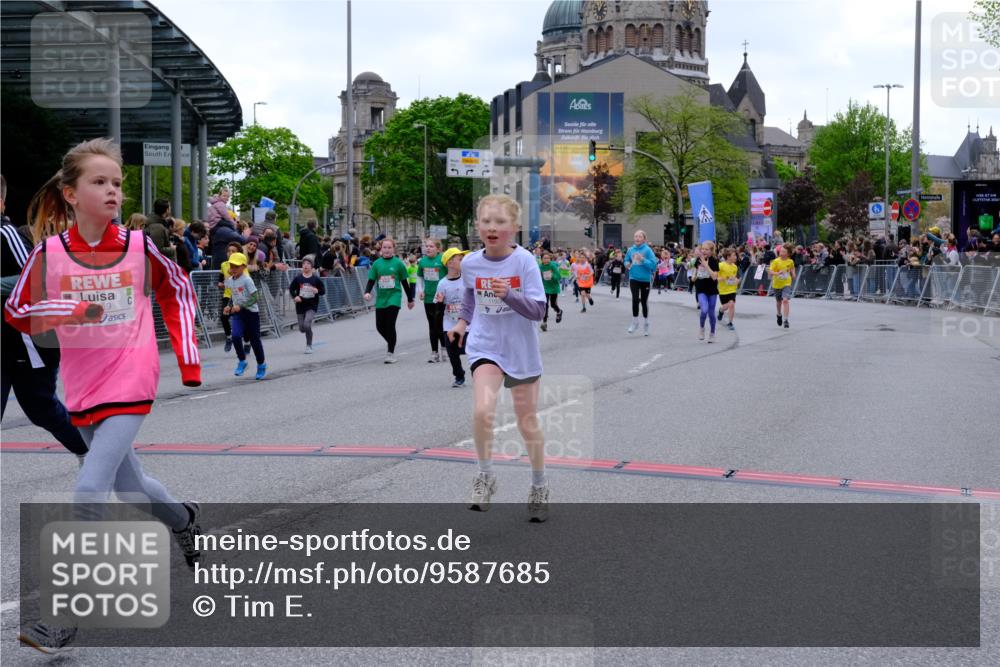 25.04.2026 - Das Zehntel Tim E. http://msf.ph/oto/9587685 25.04.2026 12:59:08 Ziel 10098, 10250, 10251, 10585, 10586, 10589, 10631, 10657, 10659, 11063, 11090, 11102, 11150, 11197, 11265, 11477, 11559, 11936, 11940, 12131, 12157, 12194, 12199, 12239, 12243, 12252, 12263, 12288, 12561, 12609, 12615, 12880, 12895, 12975 meine-sportfotos.de