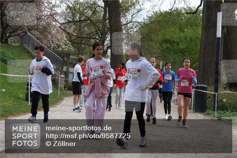 25.04.2026 - Das Zehntel Zöllner http://msf.ph/oto/9587725 25.04.2026 14:48:21 Laufen 17606, 17622 meine-sportfotos.de