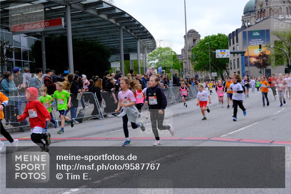 25.04.2026 - Das Zehntel Tim E. http://msf.ph/oto/9587767 25.04.2026 12:59:20 Ziel 10631, 10971, 10985, 11053, 11126, 11131, 11351, 11401, 11405, 11477, 11510, 11554, 11555, 11569, 11579, 11584, 11589, 11651, 11860, 11870, 11872, 11877, 11926, 12064, 12143, 12153, 12285, 12347, 12365, 12376, 12398, 12505, 12515, 12597, 12613, 12903, 12932, 12998, 12999 meine-sportfotos.de