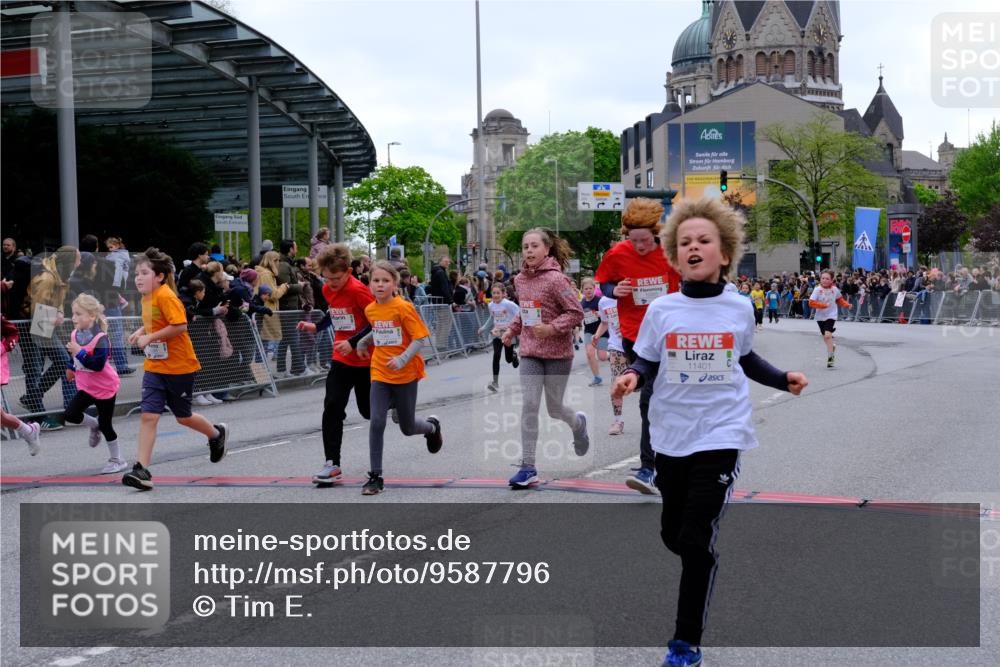 25.04.2026 - Das Zehntel Tim E. http://msf.ph/oto/9587796 25.04.2026 12:59:24 Ziel 10547, 10596, 10971, 10985, 11126, 11131, 11151, 11159, 11351, 11373, 11401, 11405, 11489, 11510, 11554, 11555, 11569, 11579, 11584, 11589, 11651, 11860, 11870, 11872, 11877, 11926, 12143, 12153, 12347, 12365, 12376, 12398, 12499, 12597, 12613, 12829, 12998, 12999 meine-sportfotos.de