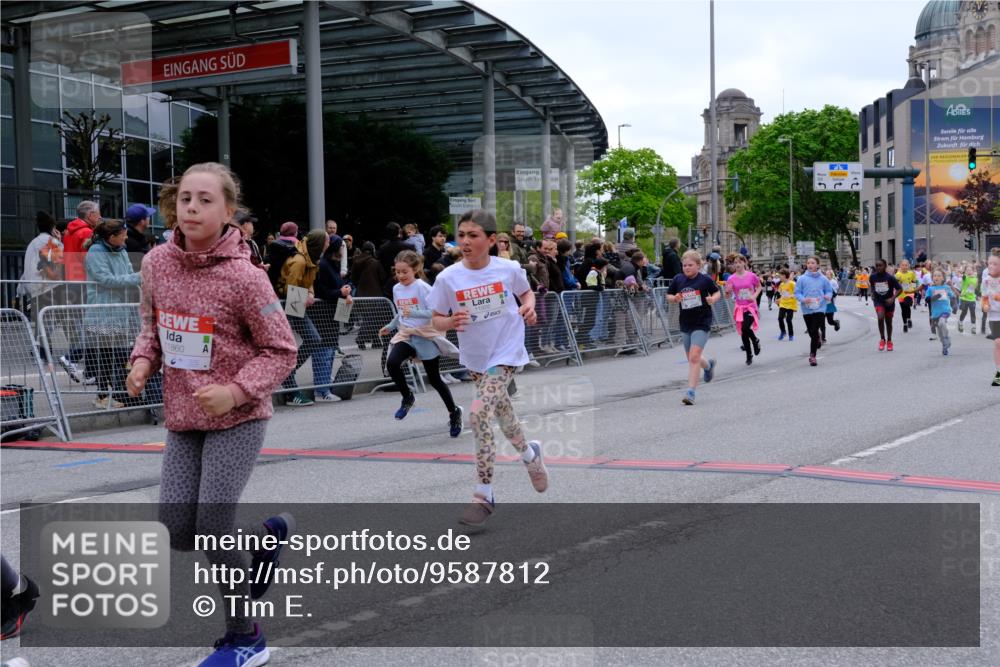 25.04.2026 - Das Zehntel Tim E. http://msf.ph/oto/9587812 25.04.2026 12:59:25 Ziel 10547, 10596, 10971, 10985, 11126, 11131, 11151, 11159, 11351, 11373, 11401, 11405, 11489, 11510, 11554, 11555, 11569, 11579, 11584, 11589, 11651, 11860, 11870, 11872, 11877, 11926, 12365, 12376, 12398, 12499, 12534, 12554, 12597, 12613, 12829, 12830, 12998, 12999 meine-sportfotos.de