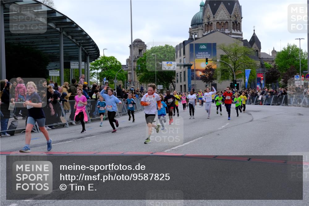 25.04.2026 - Das Zehntel Tim E. http://msf.ph/oto/9587825 25.04.2026 12:59:27 Ziel 10547, 10596, 10971, 10985, 10986, 11151, 11159, 11351, 11373, 11401, 11405, 11489, 11499, 11504, 11510, 11554, 11569, 11579, 11584, 11651, 11860, 11870, 11872, 11877, 11926, 12227, 12365, 12398, 12499, 12534, 12554, 12597, 12613, 12829, 12830 meine-sportfotos.de