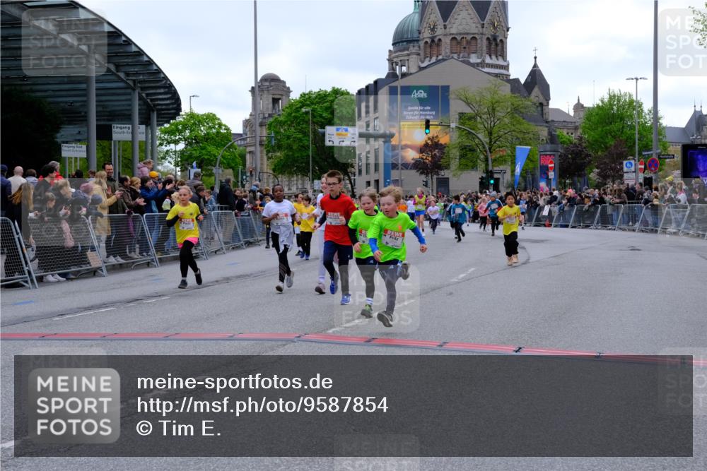 25.04.2026 - Das Zehntel Tim E. http://msf.ph/oto/9587854 25.04.2026 12:59:30 Ziel 10547, 10596, 10971, 10985, 10986, 11151, 11159, 11373, 11401, 11489, 11499, 11504, 11510, 11554, 11569, 11651, 11655, 11860, 11926, 12227, 12255, 12365, 12398, 12499, 12534, 12554, 12829, 12830, 12853, 12854, 12869 meine-sportfotos.de