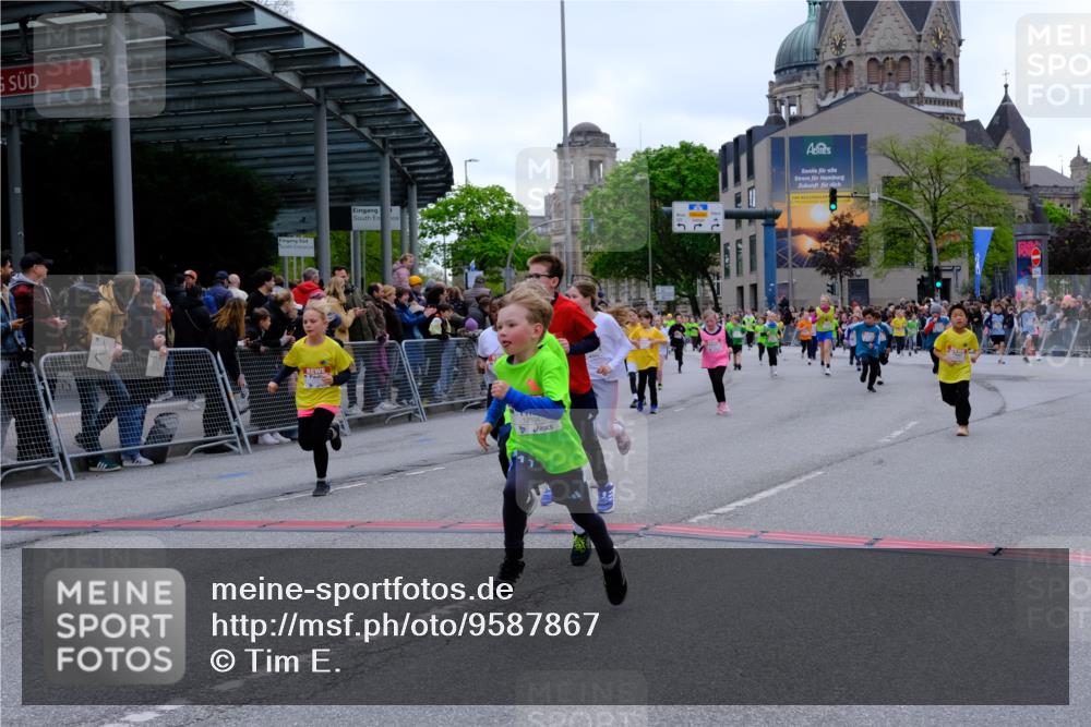 25.04.2026 - Das Zehntel Tim E. http://msf.ph/oto/9587867 25.04.2026 12:59:31 Ziel 10547, 10596, 10986, 11151, 11159, 11373, 11489, 11499, 11504, 11510, 11569, 11655, 11726, 11926, 12227, 12255, 12398, 12499, 12534, 12554, 12829, 12830, 12853, 12854, 12869 meine-sportfotos.de