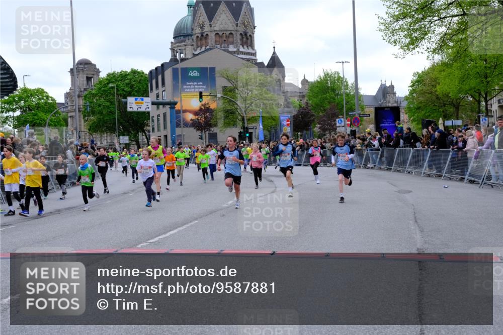 25.04.2026 - Das Zehntel Tim E. http://msf.ph/oto/9587881 25.04.2026 12:59:36 Ziel 10341, 10547, 10865, 10866, 10872, 10986, 11432, 11486, 11499, 11504, 11601, 11655, 11724, 11726, 11732, 11740, 11796, 11823, 11867, 12020, 12089, 12227, 12231, 12255, 12341, 12534, 12554, 12625, 12651, 12829, 12830, 12853, 12854, 12869, 12979 meine-sportfotos.de