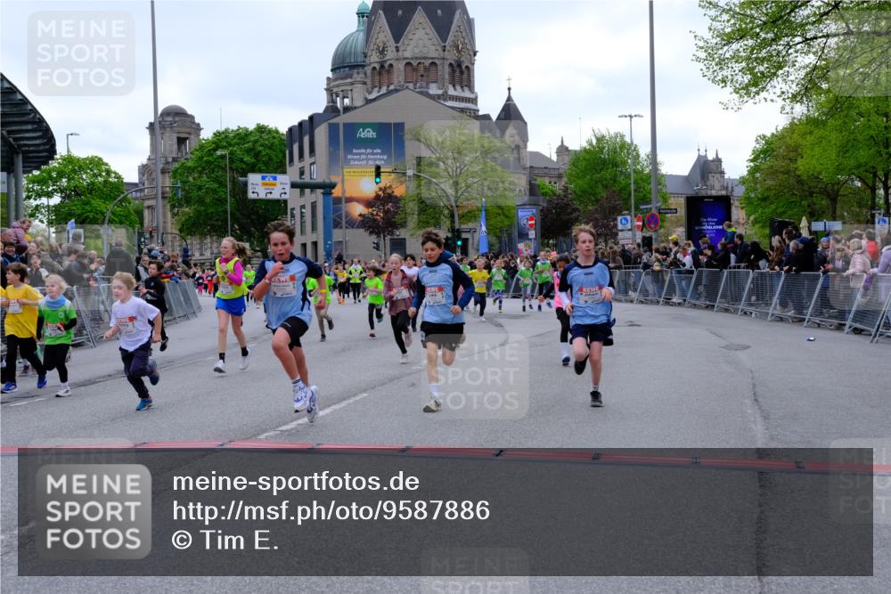 25.04.2026 - Das Zehntel Tim E. http://msf.ph/oto/9587886 25.04.2026 12:59:37 Ziel 10341, 10865, 10866, 10872, 10986, 11432, 11486, 11499, 11504, 11601, 11655, 11724, 11726, 11732, 11740, 11796, 11823, 11867, 12020, 12089, 12158, 12227, 12231, 12255, 12341, 12534, 12554, 12625, 12651, 12830, 12853, 12854, 12869, 12979 meine-sportfotos.de