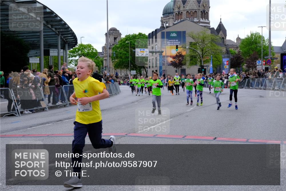 25.04.2026 - Das Zehntel Tim E. http://msf.ph/oto/9587907 25.04.2026 12:59:42 Ziel 10341, 10553, 10625, 10865, 10866, 10872, 11356, 11432, 11486, 11601, 11724, 11726, 11732, 11740, 11796, 11823, 11867, 12020, 12089, 12108, 12127, 12142, 12158, 12162, 12198, 12206, 12231, 12341, 12607, 12616, 12622, 12625, 12651, 12979, 13039 meine-sportfotos.de