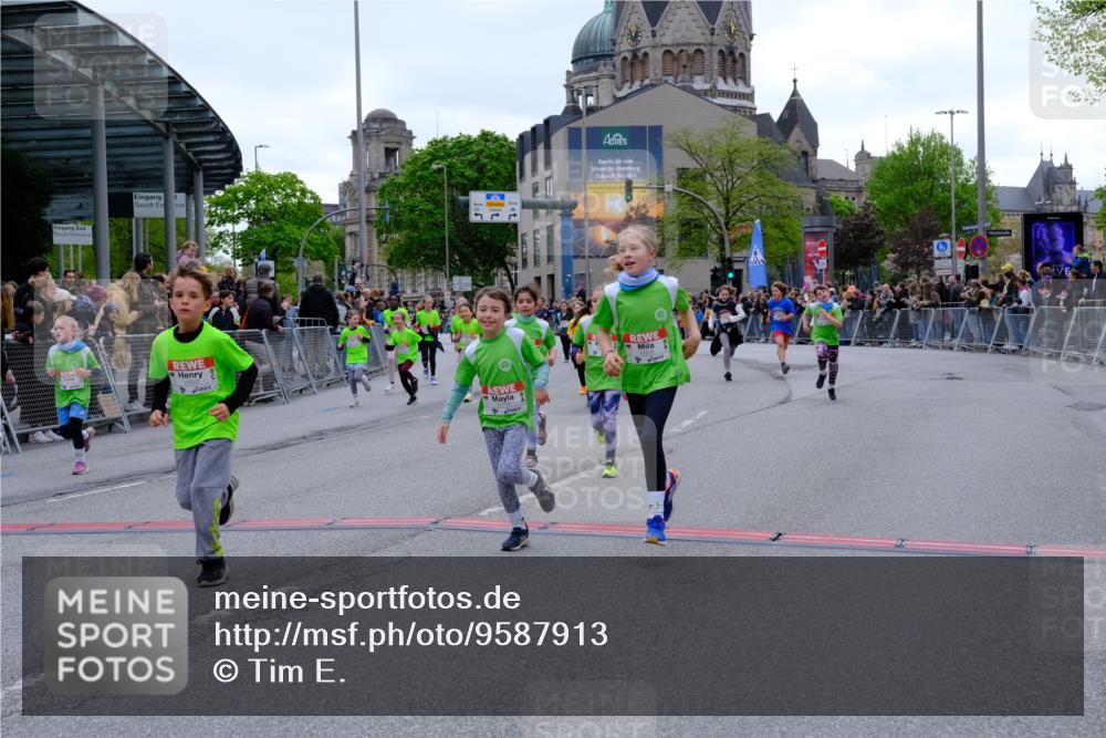 25.04.2026 - Das Zehntel Tim E. http://msf.ph/oto/9587913 25.04.2026 12:59:44 Ziel 10341, 10553, 10581, 10584, 10594, 10605, 10625, 10865, 10866, 10872, 11356, 11432, 11486, 11601, 11724, 11732, 11740, 11786, 11796, 11804, 11823, 11867, 12020, 12089, 12108, 12127, 12142, 12158, 12162, 12198, 12206, 12231, 12341, 12607, 12616, 12622, 12625, 12651, 12729, 12730, 12974, 12979, 13039 meine-sportfotos.de