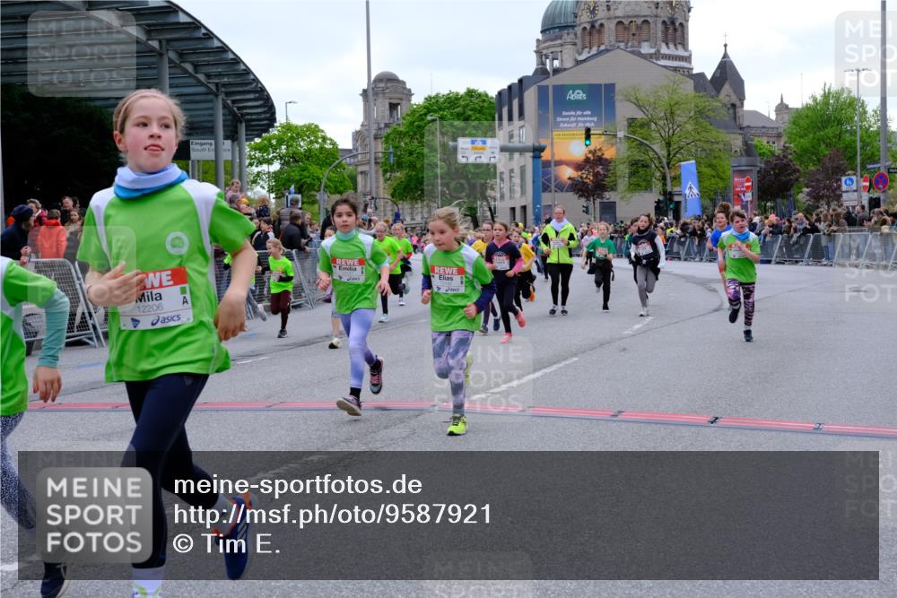 25.04.2026 - Das Zehntel Tim E. http://msf.ph/oto/9587921 25.04.2026 12:59:46 Ziel 10341, 10553, 10581, 10584, 10594, 10605, 10625, 11356, 11432, 11486, 11724, 11732, 11740, 11786, 11796, 11804, 11823, 12020, 12108, 12127, 12142, 12158, 12162, 12198, 12206, 12231, 12341, 12607, 12616, 12622, 12625, 12651, 12729, 12730, 12799, 12972, 12974, 13039 meine-sportfotos.de