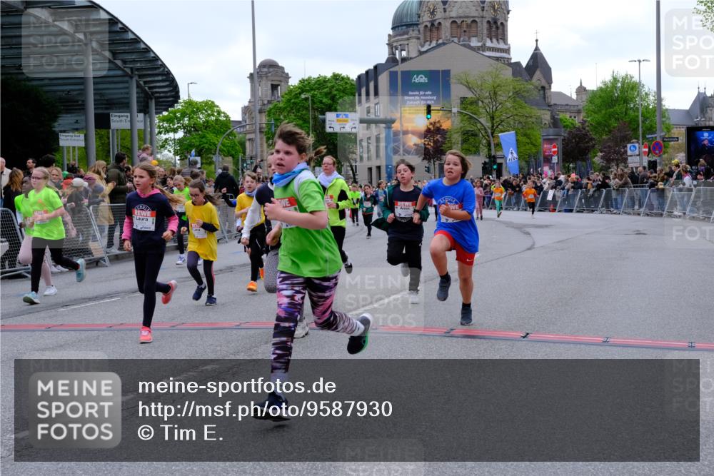 25.04.2026 - Das Zehntel Tim E. http://msf.ph/oto/9587930 25.04.2026 12:59:48 Ziel 10553, 10581, 10584, 10594, 10605, 10625, 11283, 11356, 11786, 11804, 12108, 12127, 12142, 12158, 12162, 12198, 12206, 12231, 12607, 12616, 12622, 12729, 12730, 12799, 12972, 12974, 13039 meine-sportfotos.de