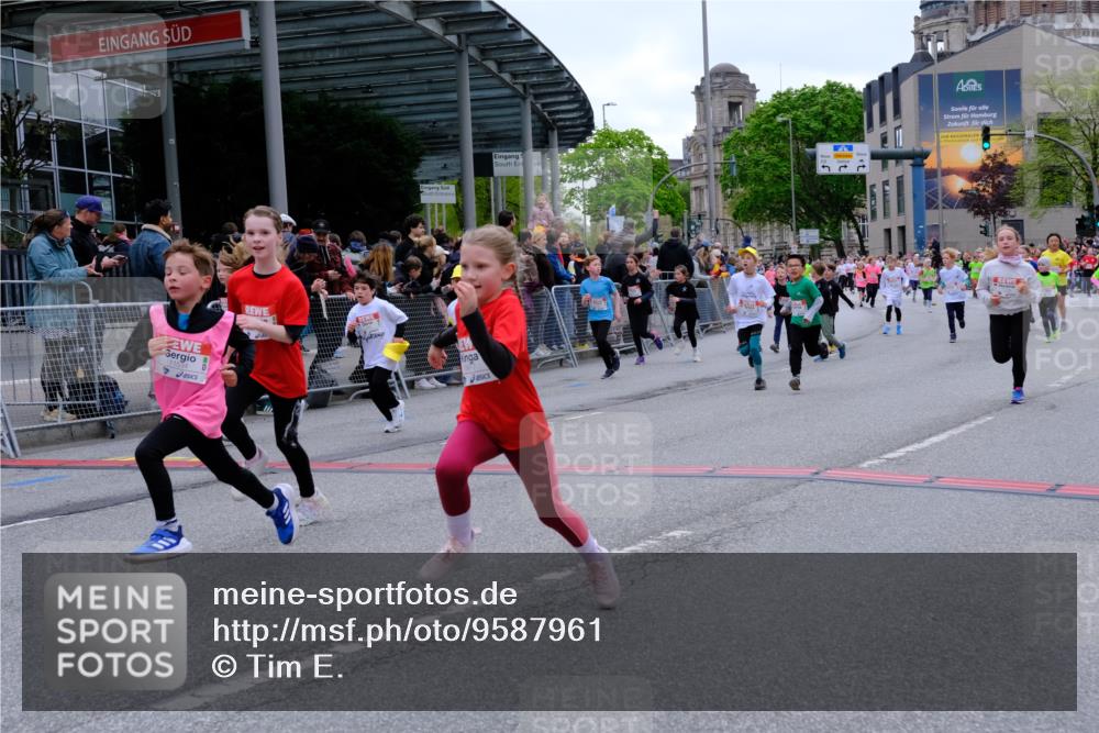 25.04.2026 - Das Zehntel Tim E. http://msf.ph/oto/9587961 25.04.2026 13:00:00 Ziel 10118, 10165, 10170, 10226, 10234, 10372, 10415, 10480, 10505, 10516, 10624, 10705, 10885, 10960, 10977, 11122, 11198, 11200, 11283, 11376, 11397, 11534, 11668, 11669, 11769, 11876, 12326, 12368, 12373, 12482, 12510, 12543, 12671, 12680, 12686, 12717, 12722, 12891, 12896, 12899, 12941 meine-sportfotos.de