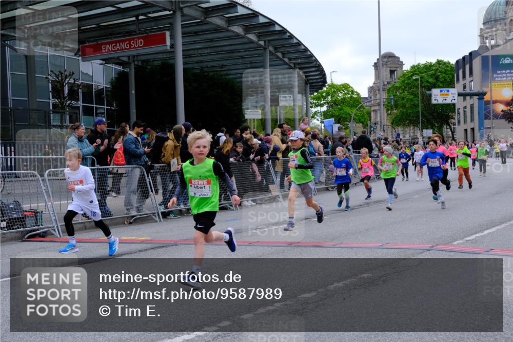 25.04.2026 - Das Zehntel Tim E. http://msf.ph/oto/9587989 25.04.2026 13:00:09 Ziel 10092, 10214, 10258, 10261, 10265, 10448, 10478, 10505, 10516, 10624, 10756, 10761, 10783, 11130, 11198, 11200, 11543, 11678, 11691, 11696, 11769, 11876, 11921, 12326, 12482, 12510, 12543, 12571, 12671, 12680, 12688, 12899, 13035 meine-sportfotos.de