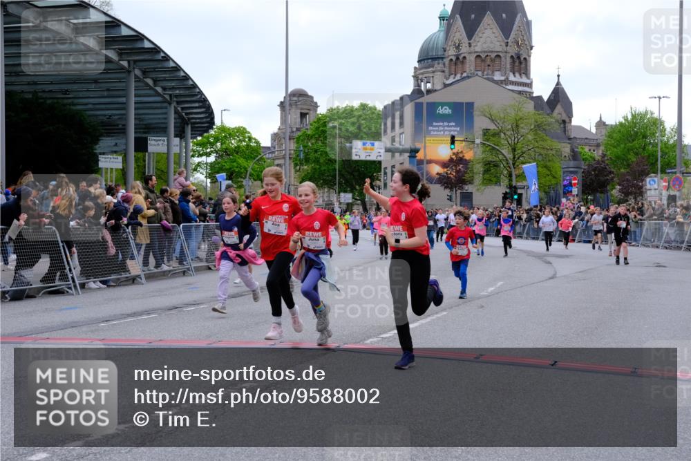 25.04.2026 - Das Zehntel Tim E. http://msf.ph/oto/9588002 25.04.2026 13:00:13 Ziel 10092, 10123, 10214, 10258, 10261, 10265, 10448, 10478, 10525, 10526, 10756, 10761, 10783, 10784, 11130, 11182, 11543, 11580, 11610, 11678, 11691, 11696, 11885, 11921, 12571, 12688, 13035 meine-sportfotos.de