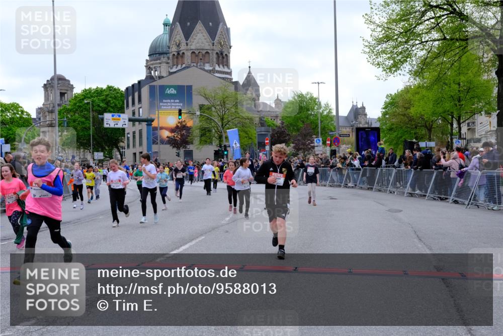 25.04.2026 - Das Zehntel Tim E. http://msf.ph/oto/9588013 25.04.2026 13:00:19 Ziel 10080, 10081, 10085, 10086, 10123, 10214, 10258, 10261, 10265, 10525, 10526, 10606, 10611, 10784, 11144, 11182, 11263, 11398, 11428, 11446, 11473, 11515, 11580, 11610, 11885, 11933, 11952, 12571 meine-sportfotos.de