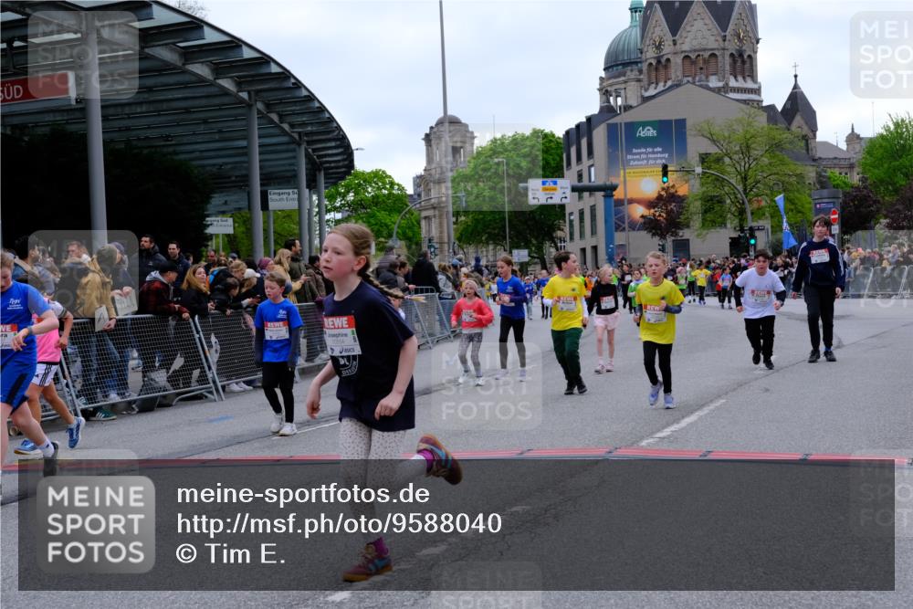 25.04.2026 - Das Zehntel Tim E. http://msf.ph/oto/9588040 25.04.2026 13:00:28 Ziel 10141, 10338, 10342, 10434, 10470, 10486, 10507, 10554, 10606, 10611, 11055, 11088, 11144, 11398, 11428, 11446, 11473, 11515, 11619, 11933, 11952, 12242, 12247, 12312, 12986, 12990 meine-sportfotos.de