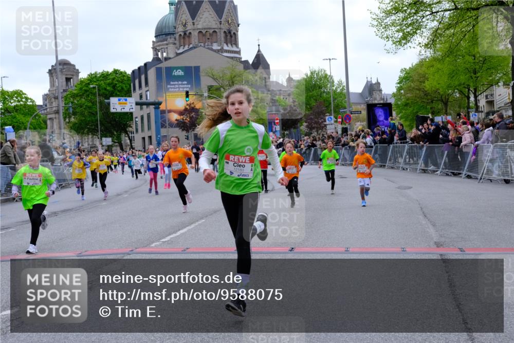 25.04.2026 - Das Zehntel Tim E. http://msf.ph/oto/9588075 25.04.2026 13:00:42 Ziel 10058, 10108, 10110, 10242, 10441, 10491, 10492, 10563, 10599, 10713, 10714, 10762, 10765, 10919, 10929, 11311, 11798, 11817, 12183, 12335, 12340, 12369, 12454, 12612, 12634, 12694, 12704, 12767, 12769, 12996 meine-sportfotos.de