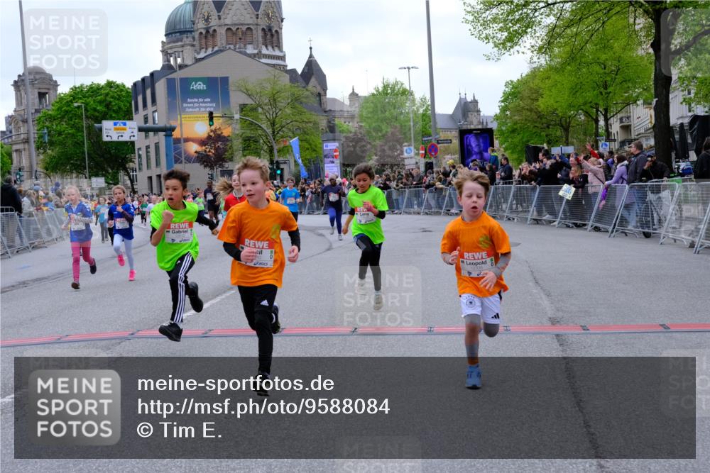 25.04.2026 - Das Zehntel Tim E. http://msf.ph/oto/9588084 25.04.2026 13:00:44 Ziel 10058, 10108, 10110, 10242, 10441, 10491, 10492, 10545, 10578, 10713, 10714, 10762, 10765, 10919, 10929, 11305, 11311, 11798, 11817, 12183, 12280, 12335, 12340, 12454, 12612, 12634, 12694, 12704, 12996 meine-sportfotos.de